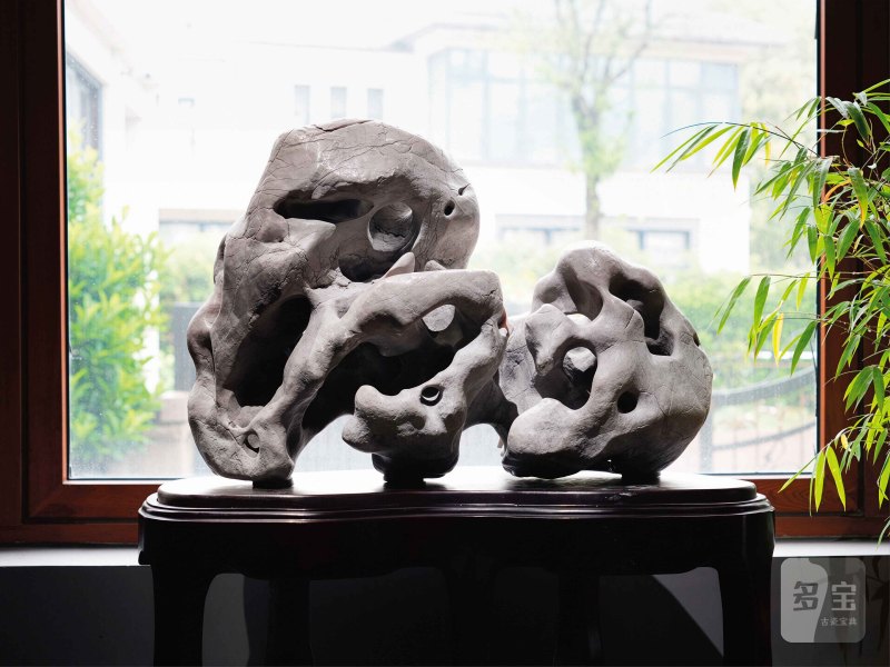 “瑞云岫” 白太湖石